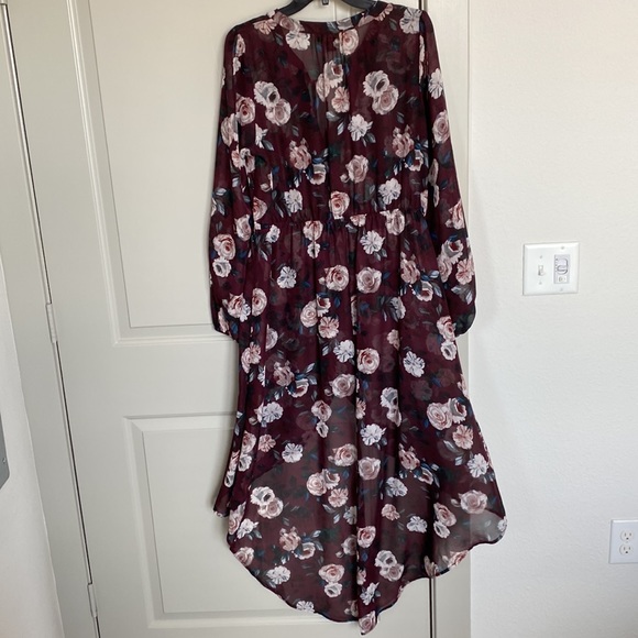 Forever 21 + plus size Burgundy floral shell high low dress size 0X / XL - Picture 3 of 3